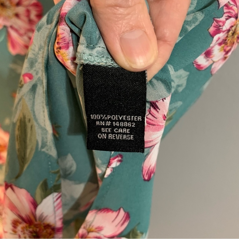Torrid teal green floral cap sleeve blouse. Size 00‎ (M-L) - Picture 8 of 8